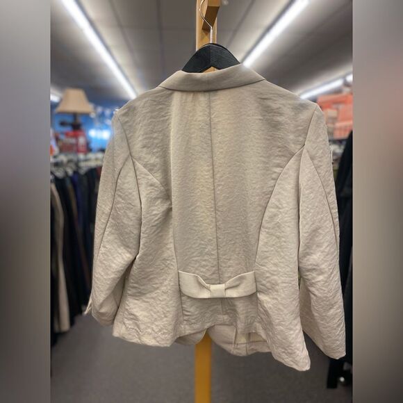 Maurices beige Xl jacket - Picture 3 of 3